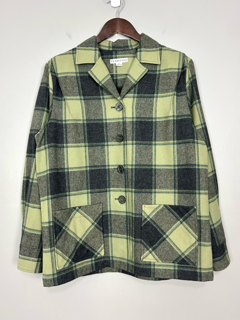 Pendleton Virgin Wool Shackett Men’s Size M Button Front Pockets Plaid Jacket